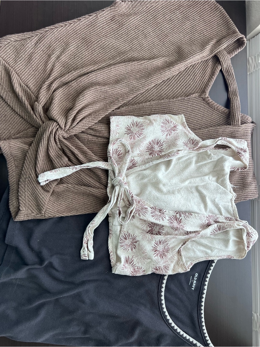 🤍✨ Bundle of 3 Neutral Summer Tops – Size Medium – Open Back Detail ✨🤍